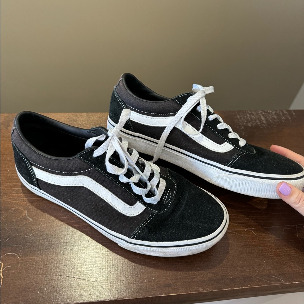 Vans off the wall size women’s 9